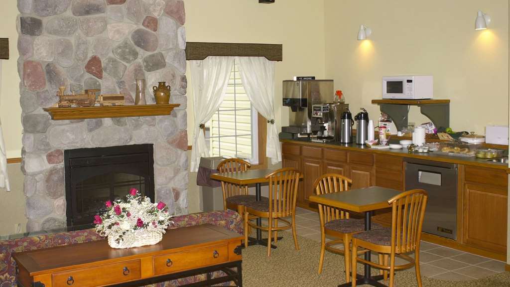 Super 8 By Wyndham Berlin Wi Hotel Interior photo